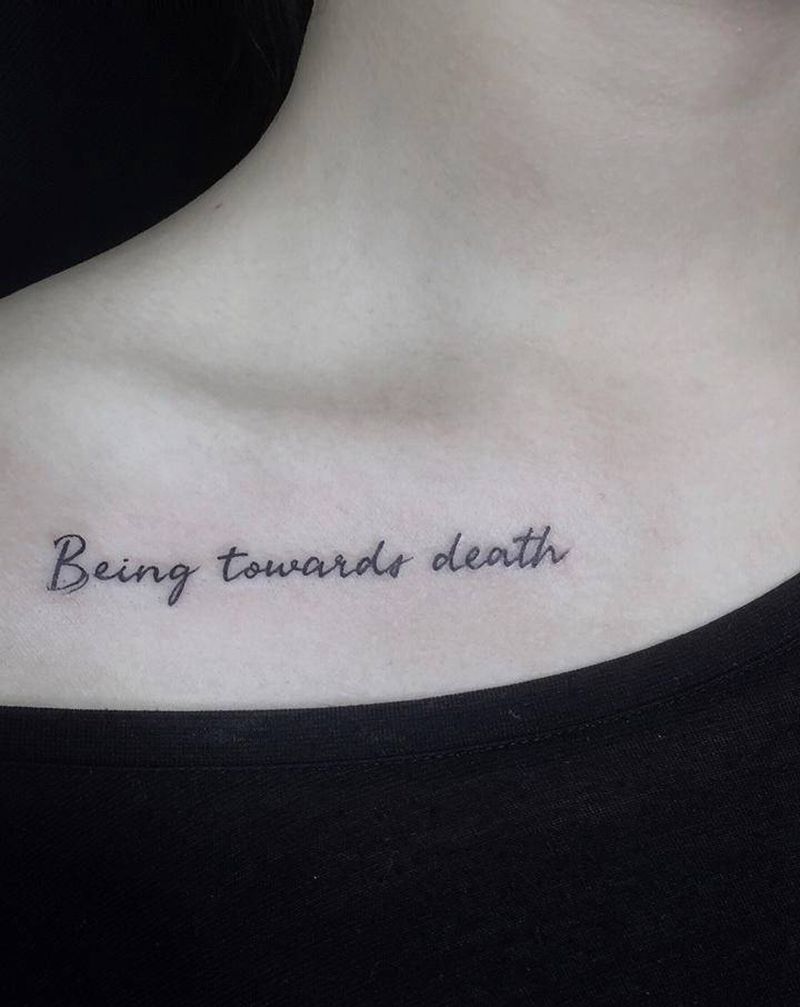 英文字母纹身图片_胸部水墨花体字纹身图案