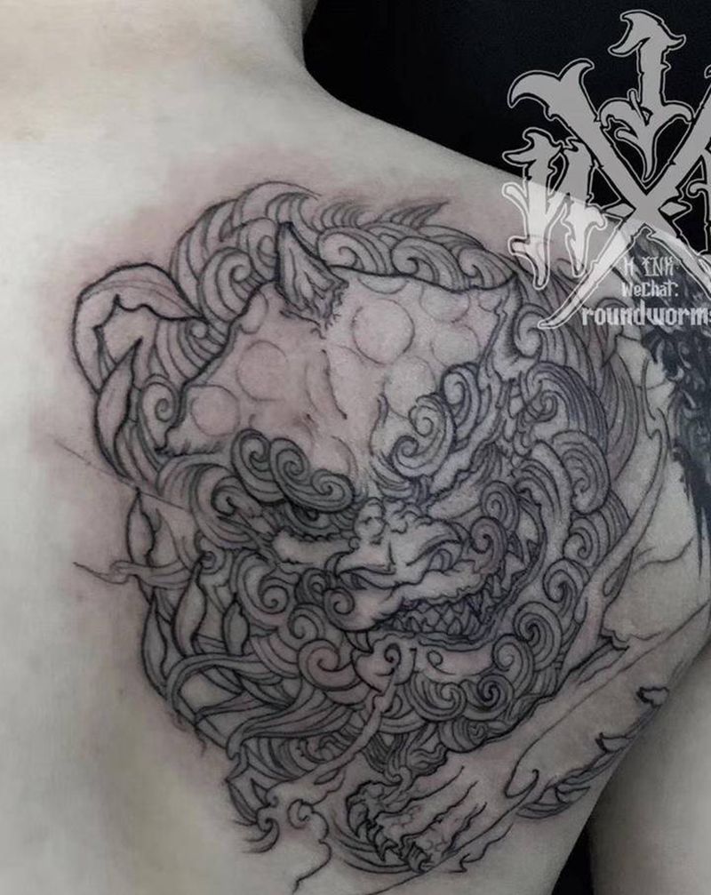 后背 唐狮 割线纹身图片_背部新传统唐狮割线纹身图案