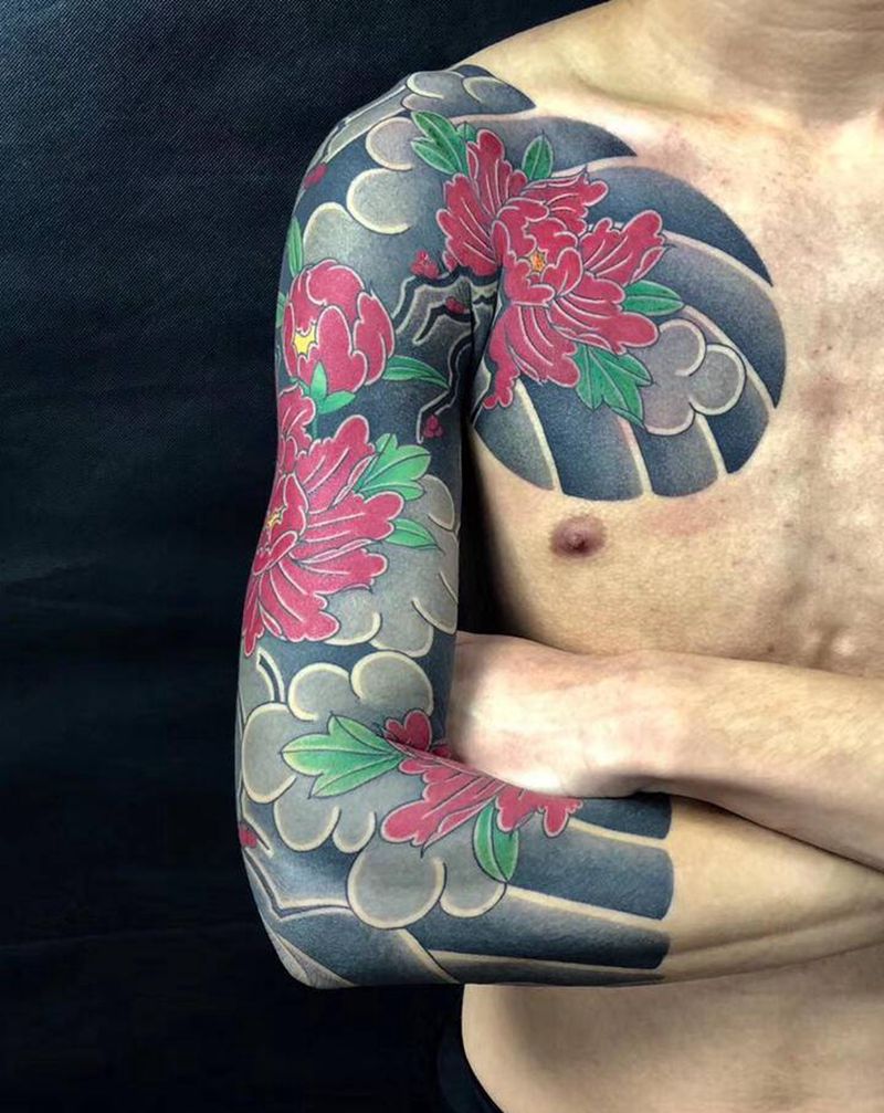 第一次老传统尝试纹身图片_手臂胸部老传统纹身图案