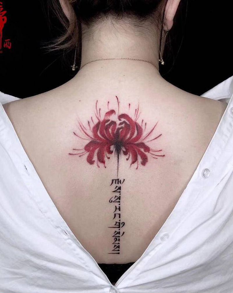 彼岸花纹身图片_背部水墨图腾纹身图案