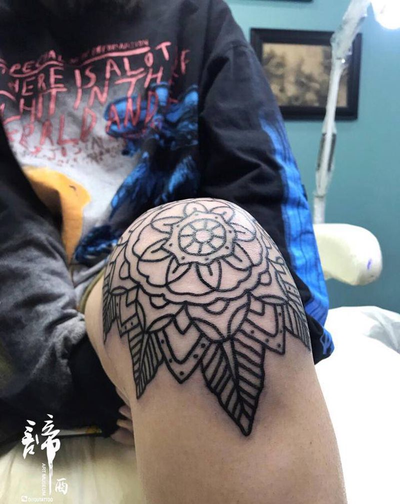 膝盖花纹身图片_腿部Old SchoolNew School纹身图案