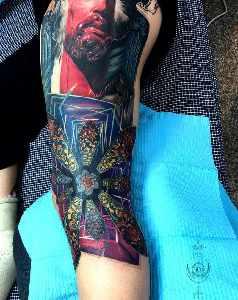 耶稣未完纹身图片_腿部欧美写实纹身图案