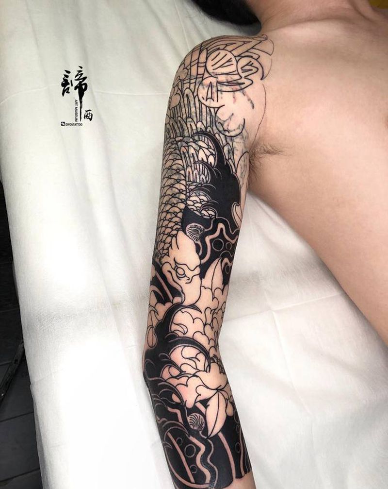 老传统花臂七分袖老鹰牡丹纹身图片_手臂老传统纹身图案