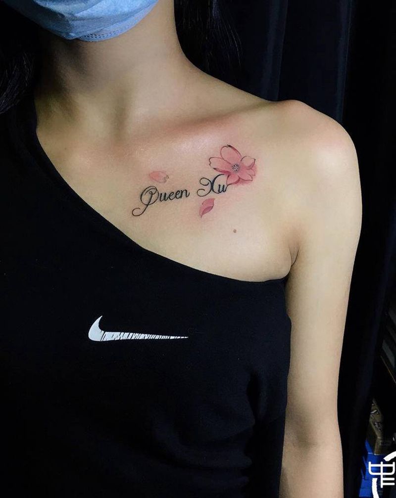 花纹身图片_胸部纹身图案