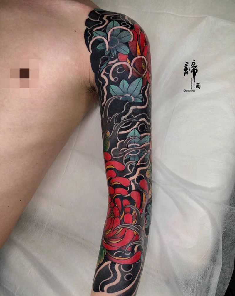 老传统花臂菊花枫叶