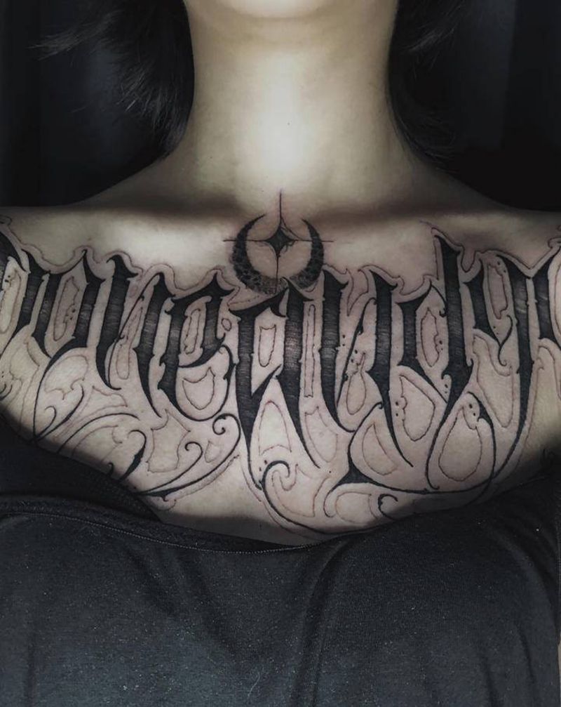 暗黑系奇卡诺花胸纹身图片_胸部花体字纹身图案