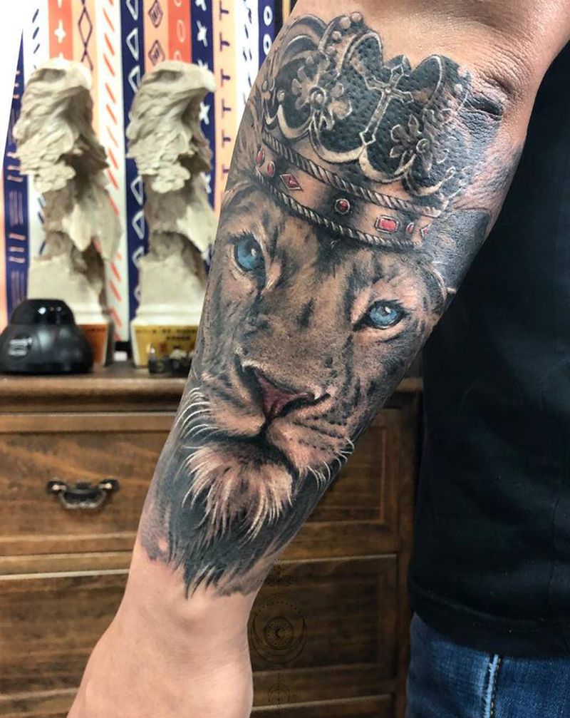 狮子纹身图片_手臂欧美写实纹身图案