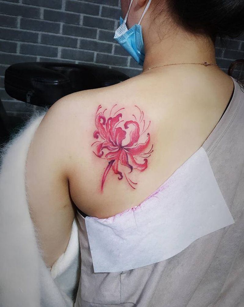 彼岸花纹身图片_肩部背部纹身图案