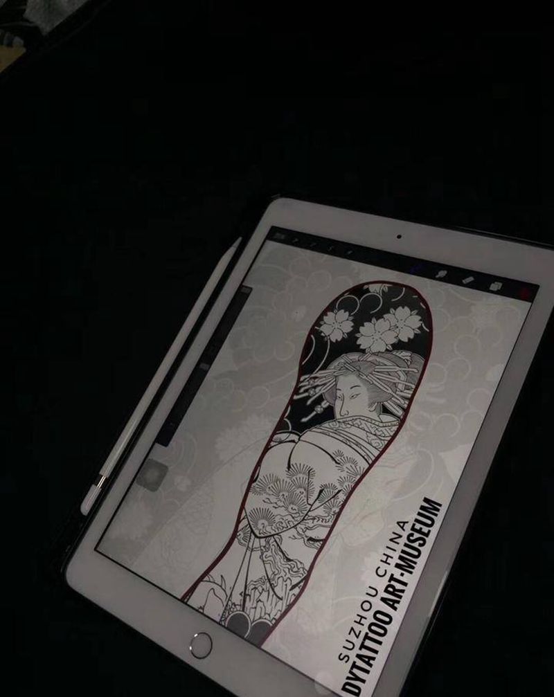 老传统花魁花臂纹身图片_手臂新传统老传统纹身图案