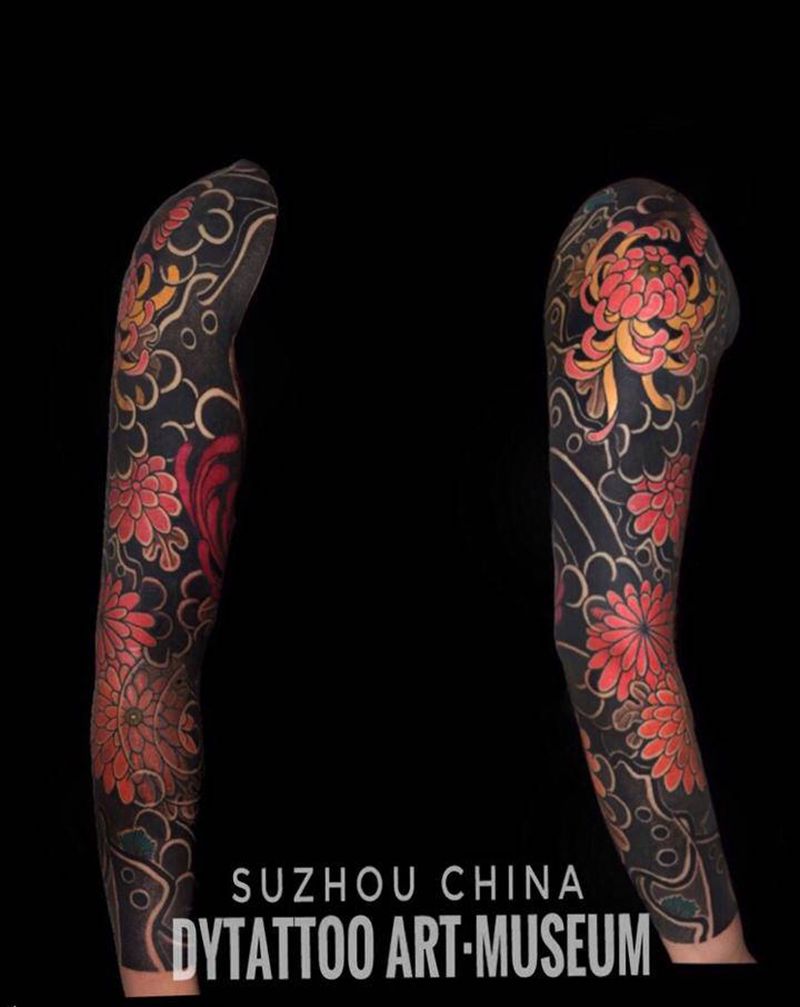 菊花花臂纹身图片_手臂老传统新传统纹身图案