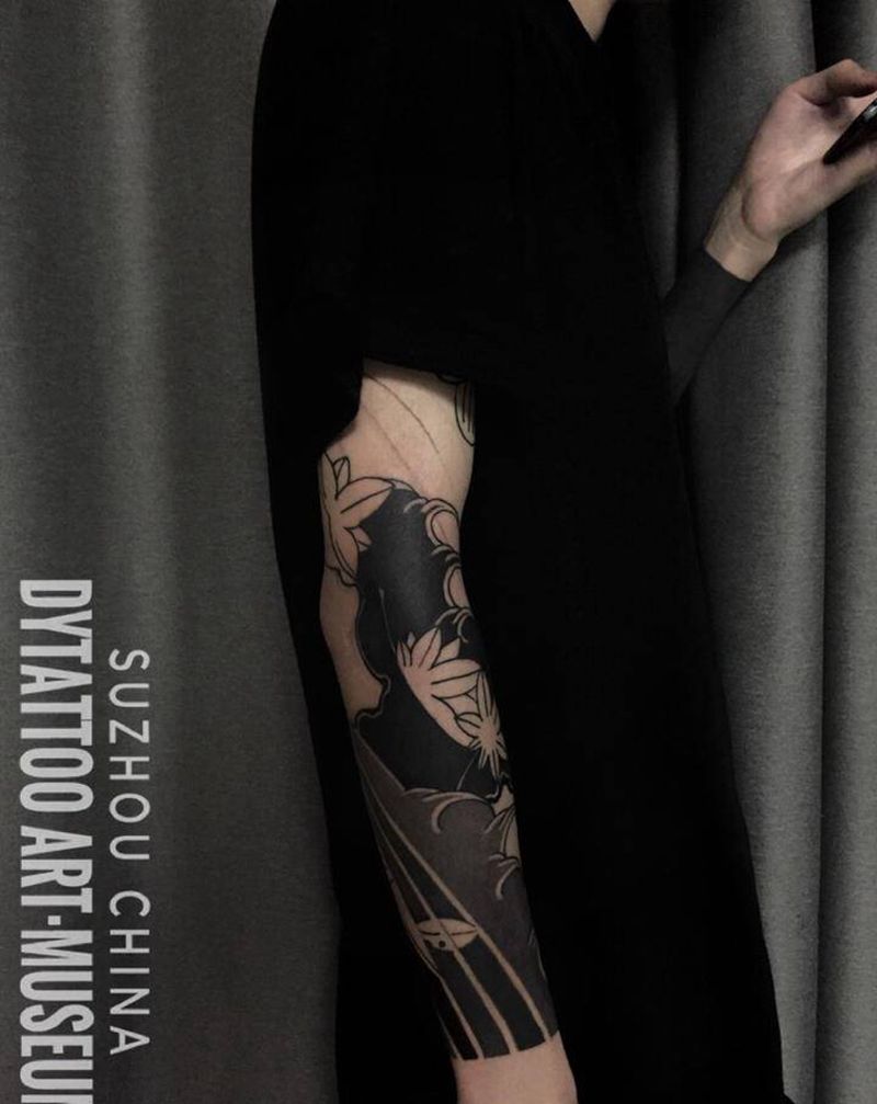 老传统枫叶花臂纹身图片_手臂老传统新传统纹身图案