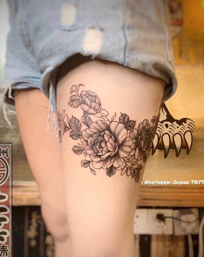 素花纹身图片_腿部点刺纹身图案