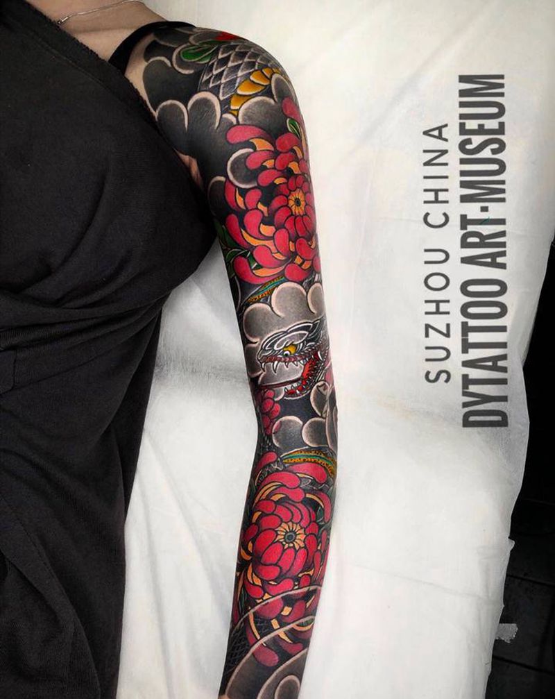 老传统花臂菊花蛇