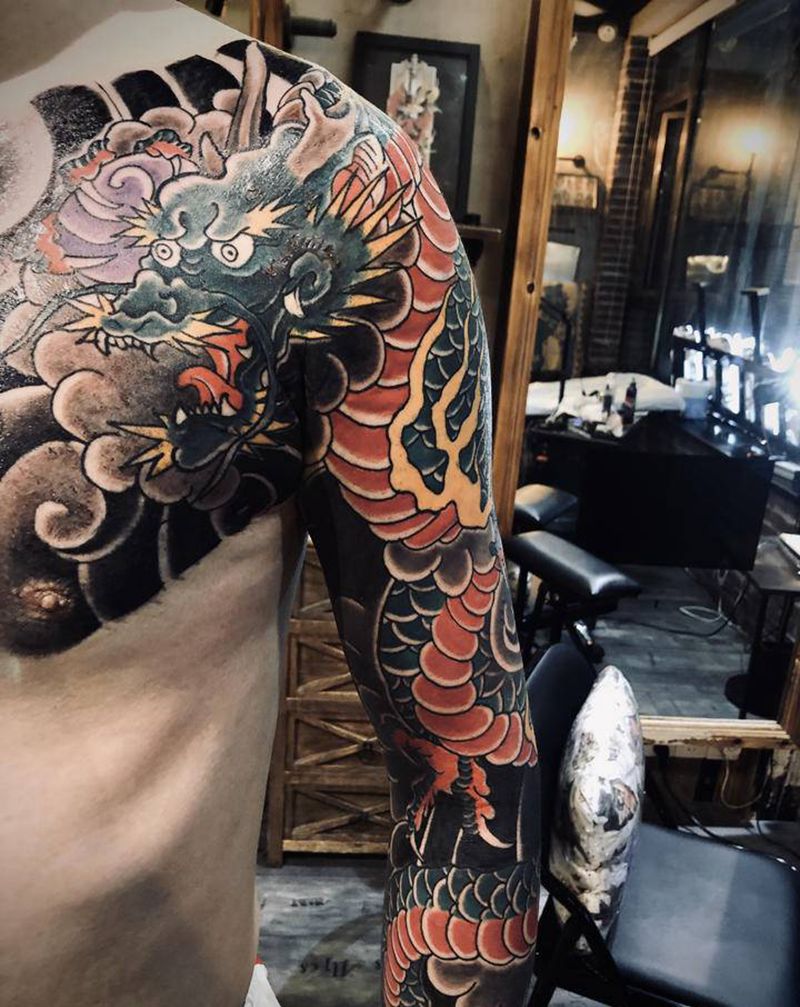 青龙纹身图片_手臂老传统纹身图案