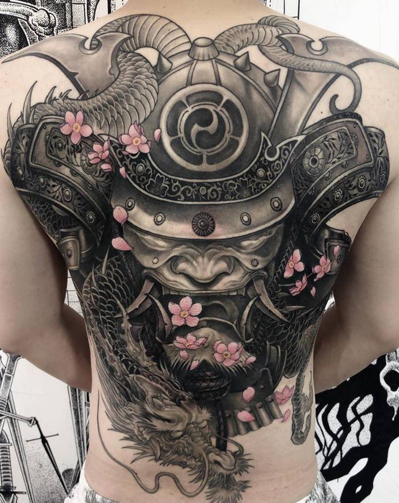满背武士纹身图片_背部新传统纹身图案