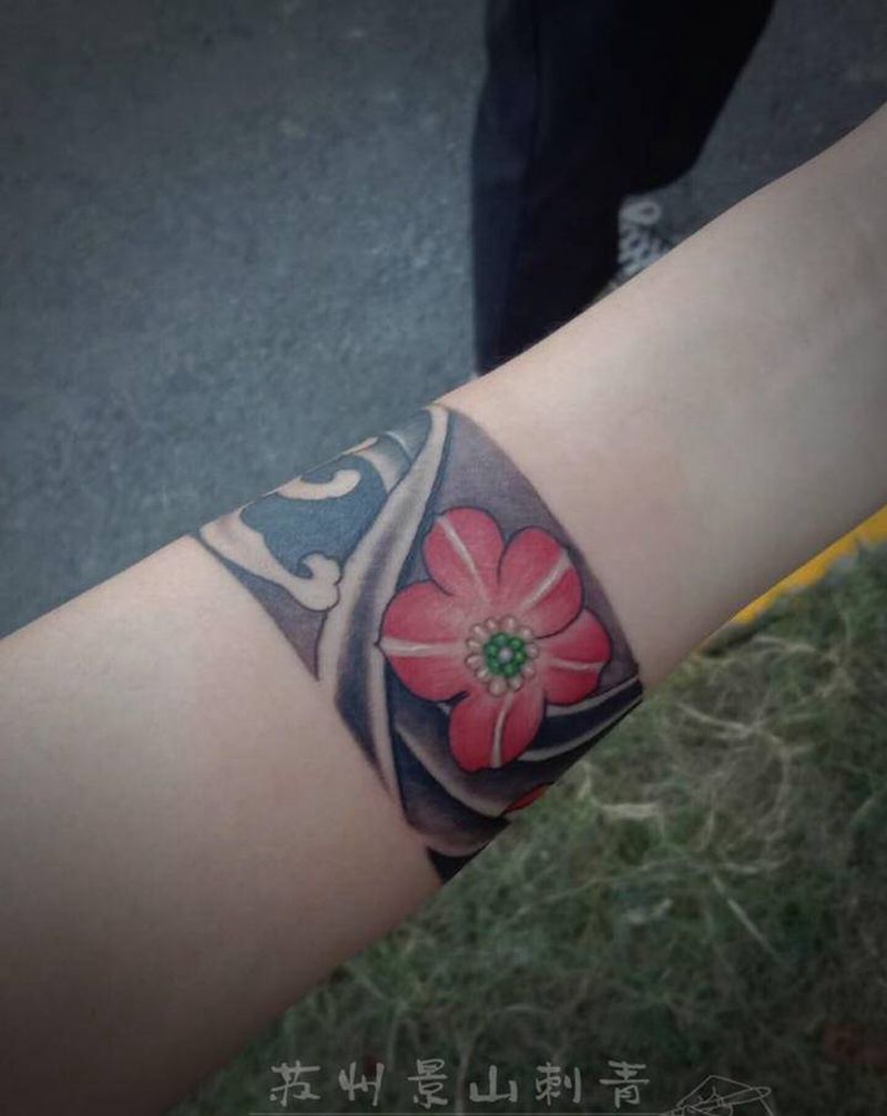 臂环纹身图片_手臂纹身图案