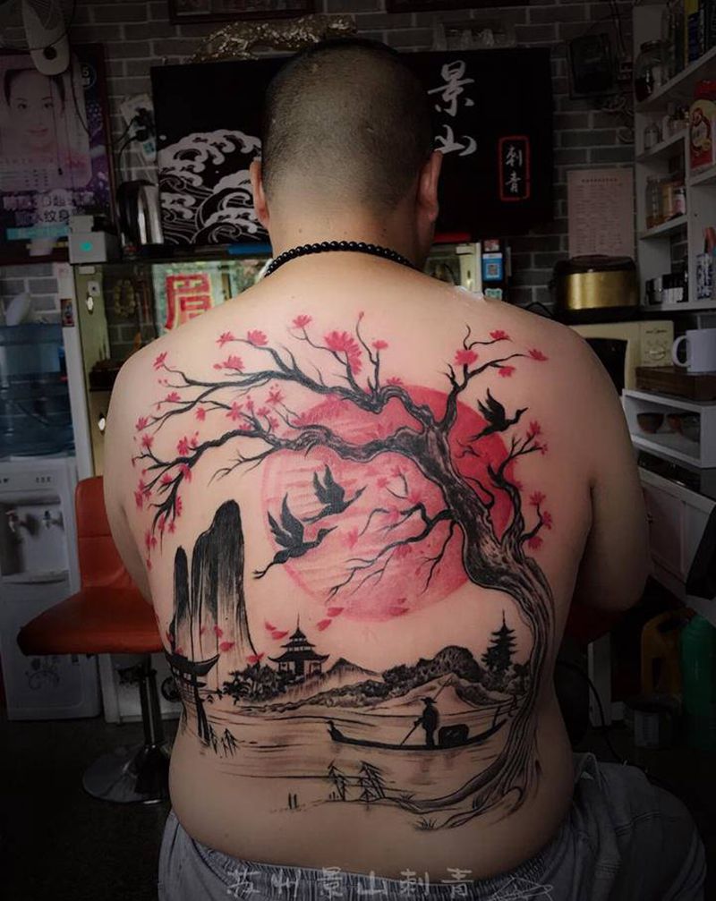 满背山水日出纹身图片_背部纹身图案