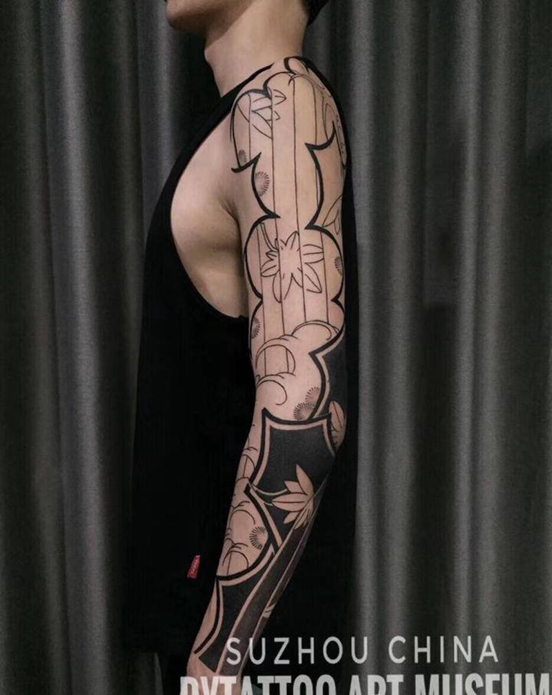 传统瀑布花臂纹身图片_手臂肩部老传统新传统纹身图案