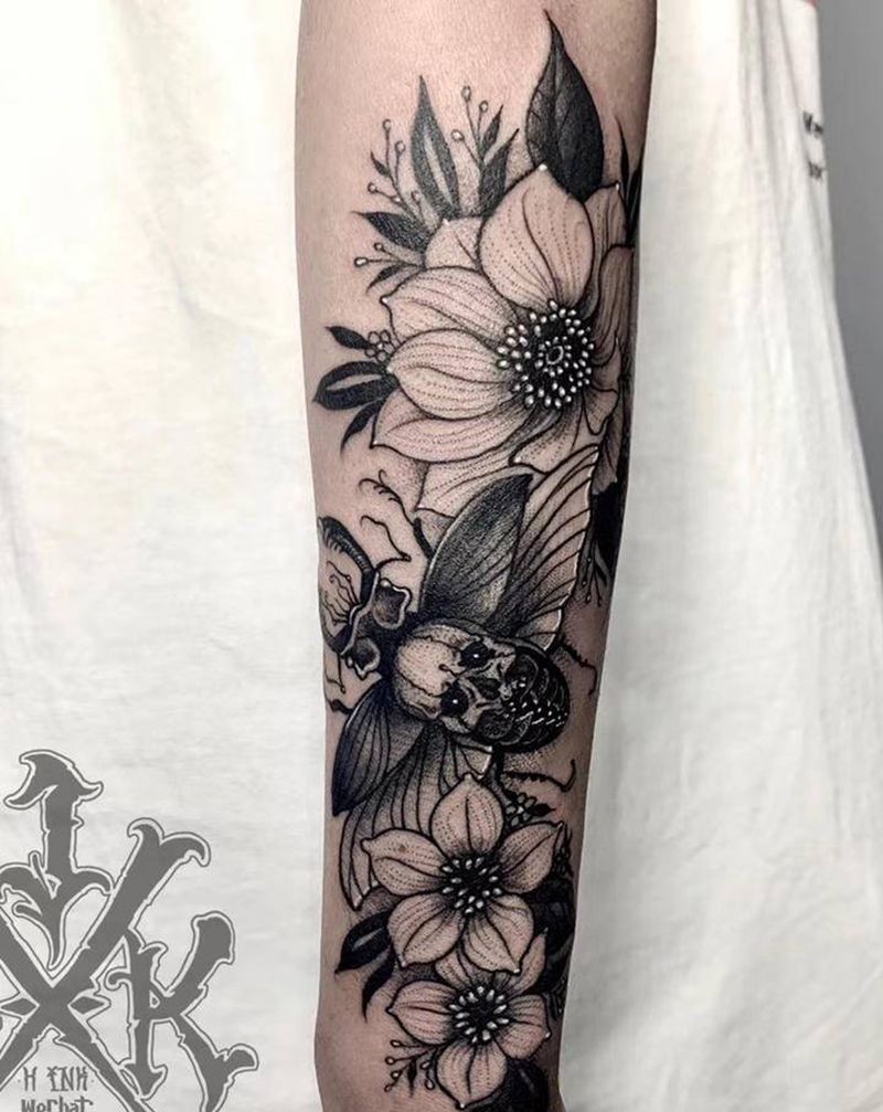 小臂 暗黑 独角仙 花 骷髅纹身图片_手臂New School点刺骷髅独角仙花纹身图案