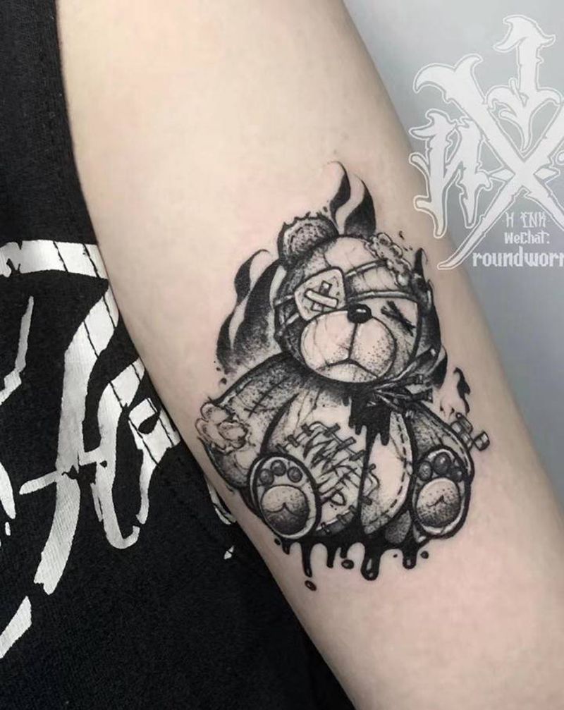 大臂内侧 暗黑小熊纹身图片_手臂New School暗黑小熊火焰纹身图案