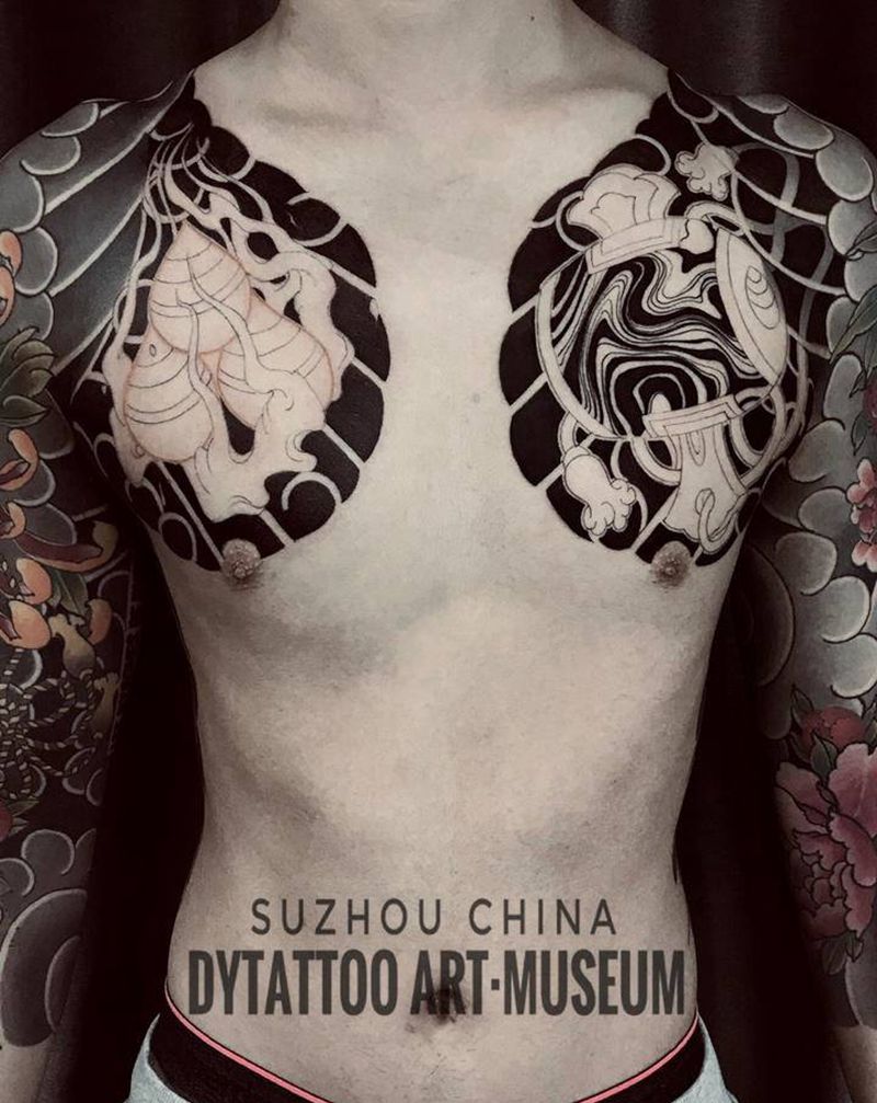 有点复古 却是新货纹身图片_手臂胸部老传统纹身图案