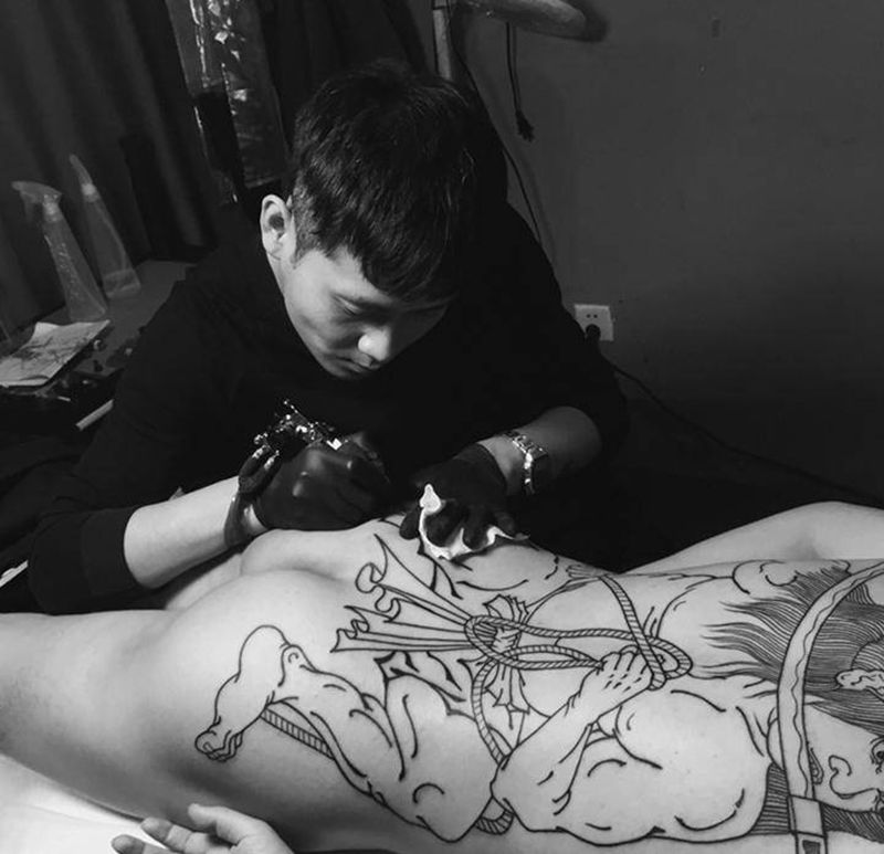 童威满背纹身图片_背部臀部老传统新传统纹身图案