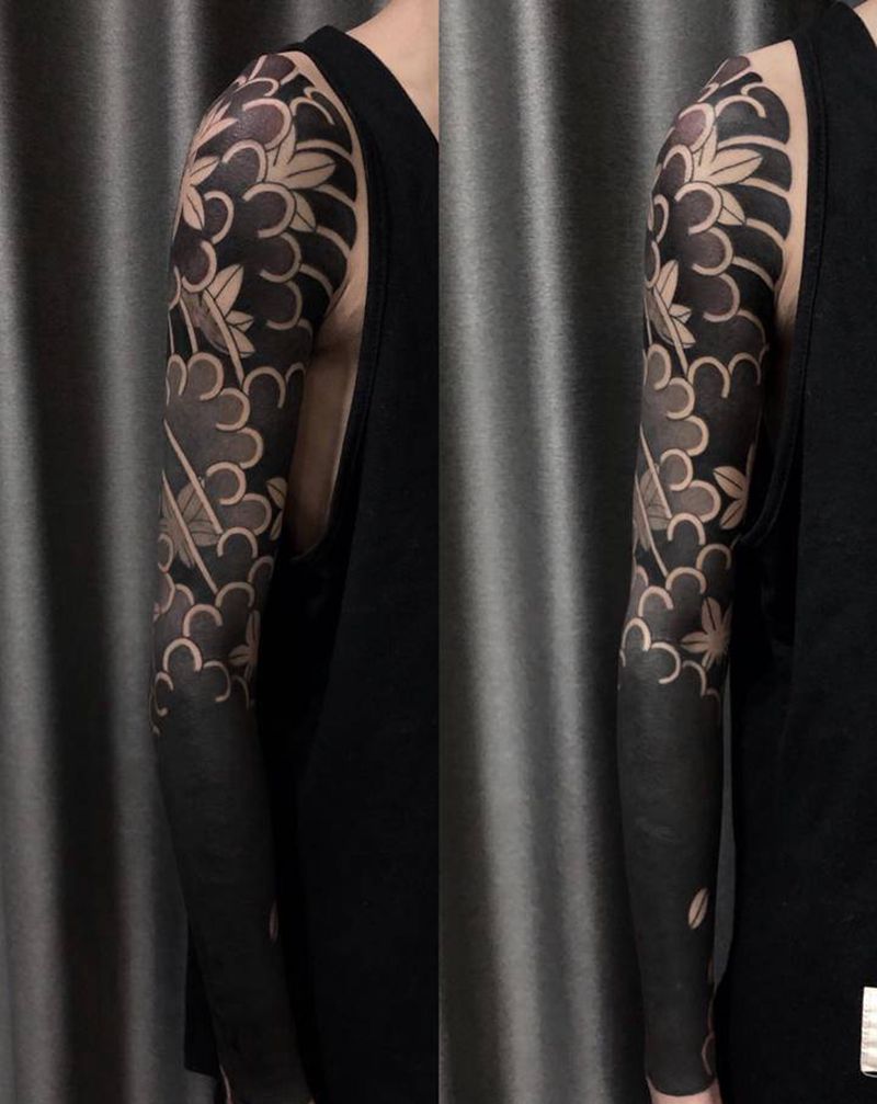 枫叶花臂纹身图片_手臂肩部老传统新传统纹身图案