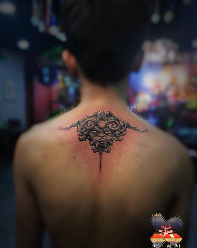 小图纹身图片_背部新传统纹身图案