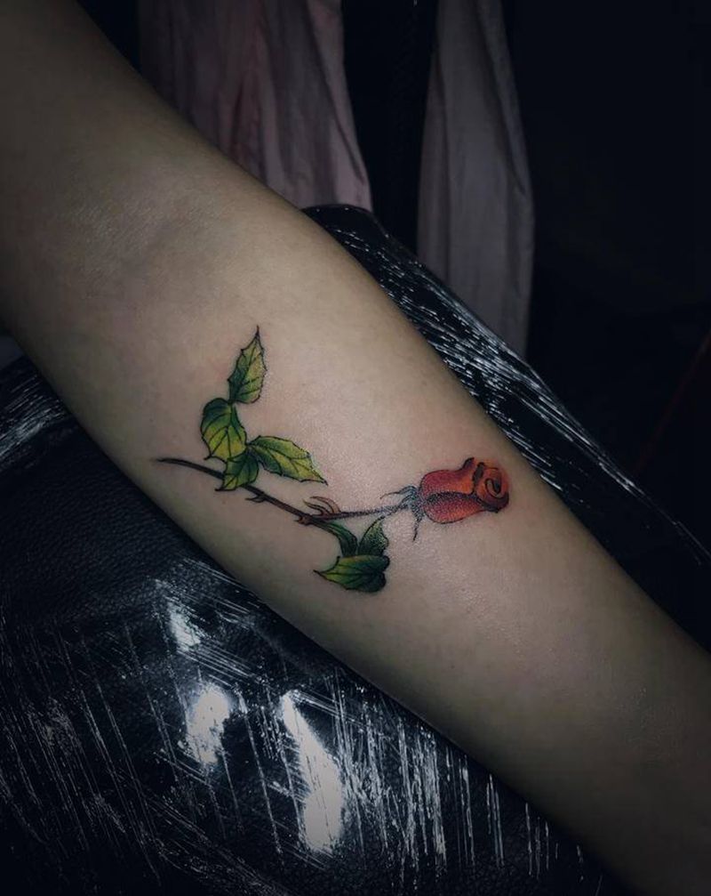 手臂小玫瑰纹身图片_手臂水彩纹身图案