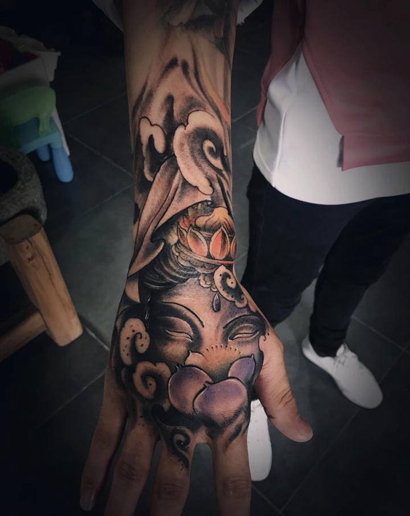 花手纹身图片_手部纹身图案