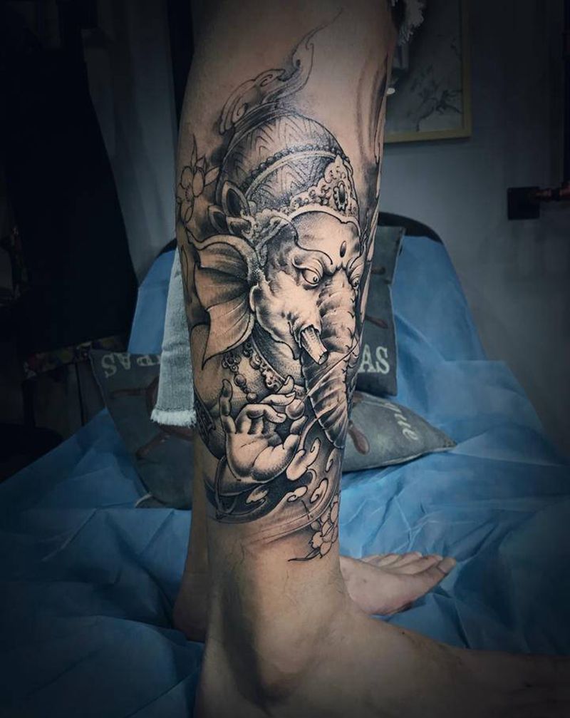 小腿象神纹身图片_腿部新传统纹身图案