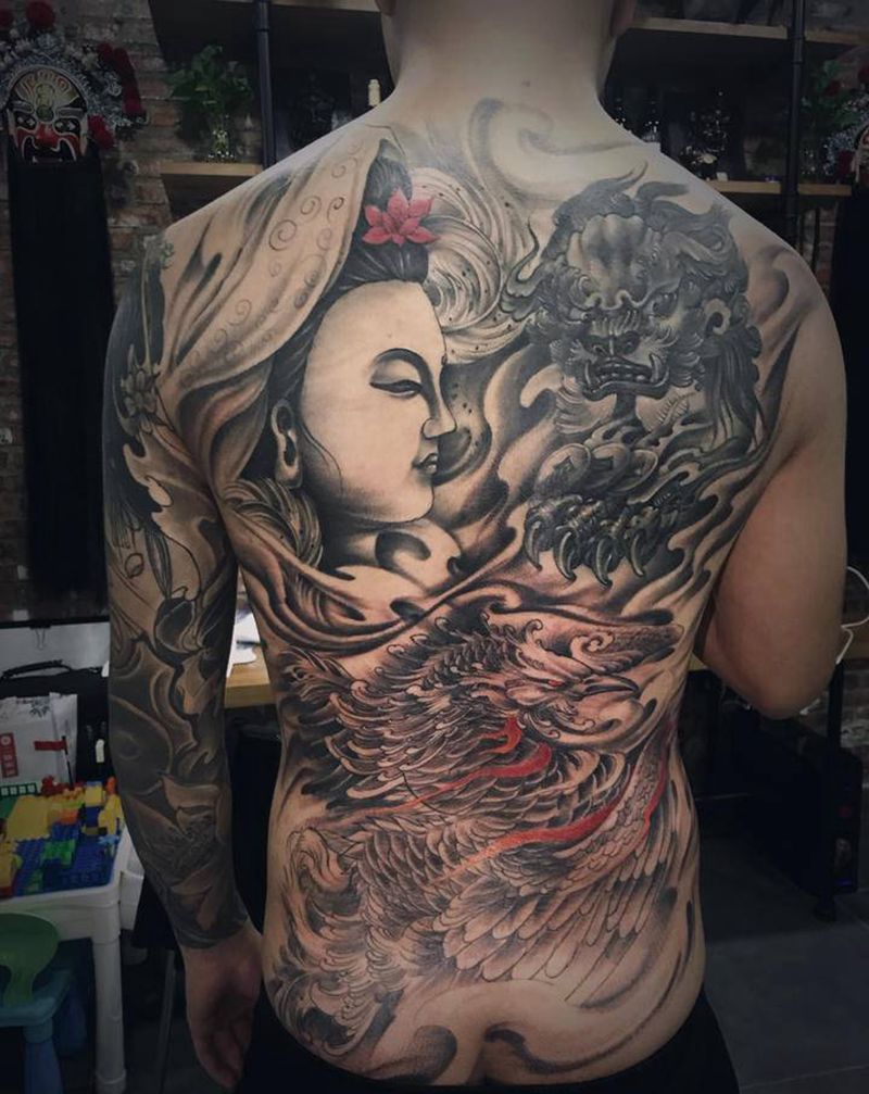 满背拼接纹身图片_背部新传统纹身图案