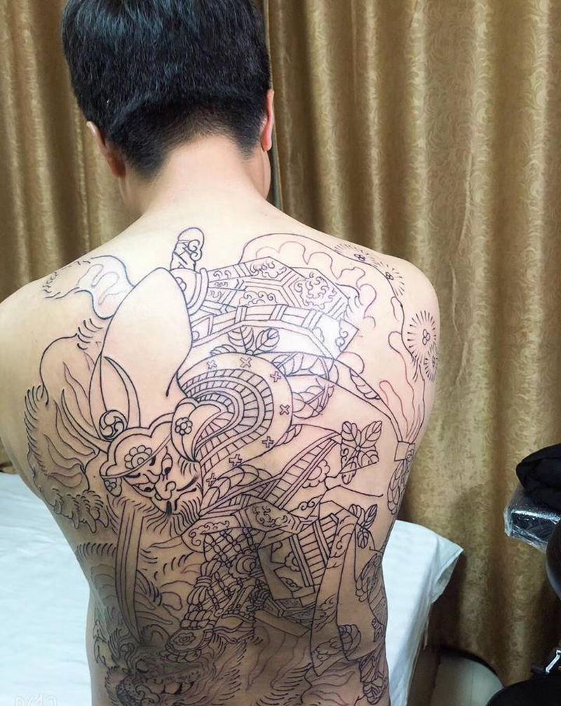 打虎将李忠纹身图片_背部老传统纹身图案