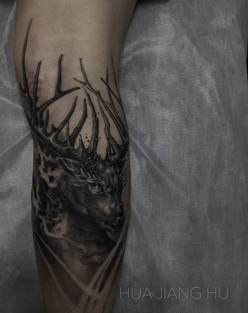 鹿纹身图片_腿部新传统纹身图案