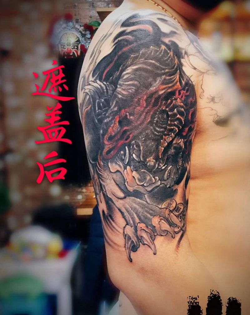 大臂暴力遮盖纹身图片_手臂新传统纹身图案