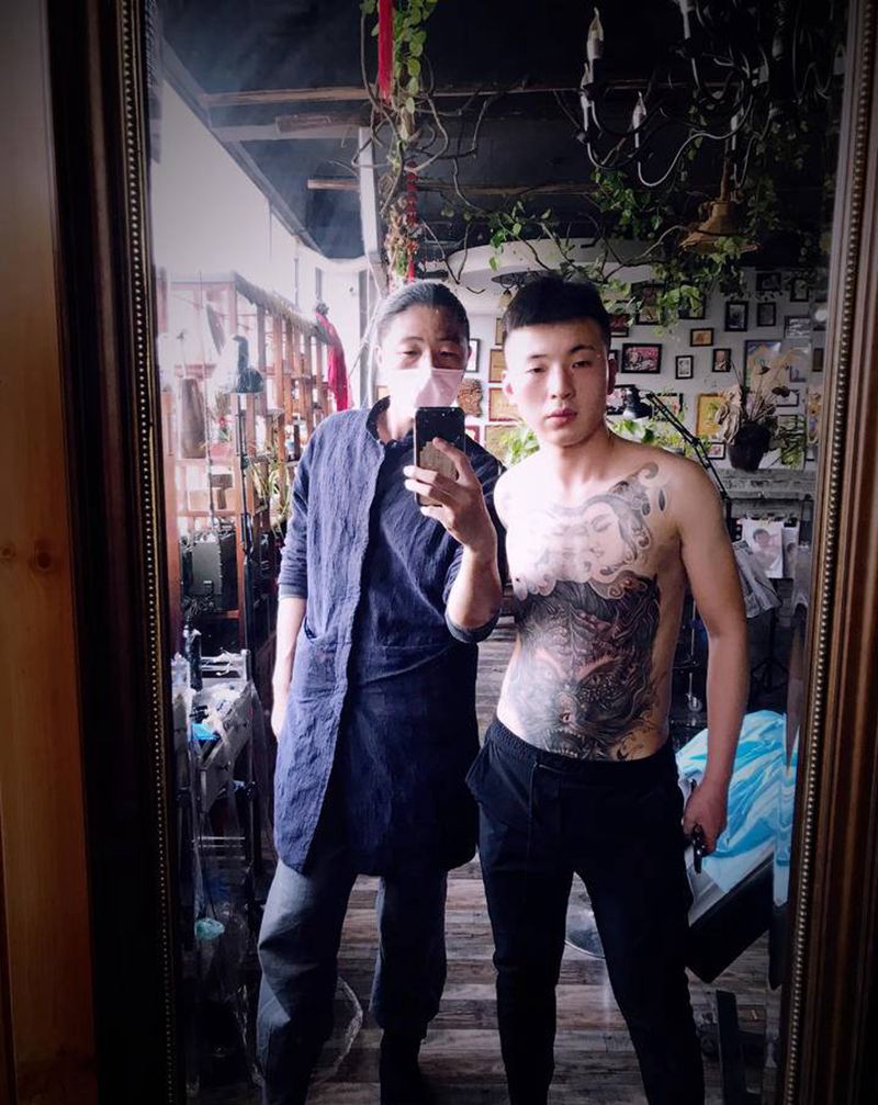 东方龙纹身图片_腹部新传统纹身图案