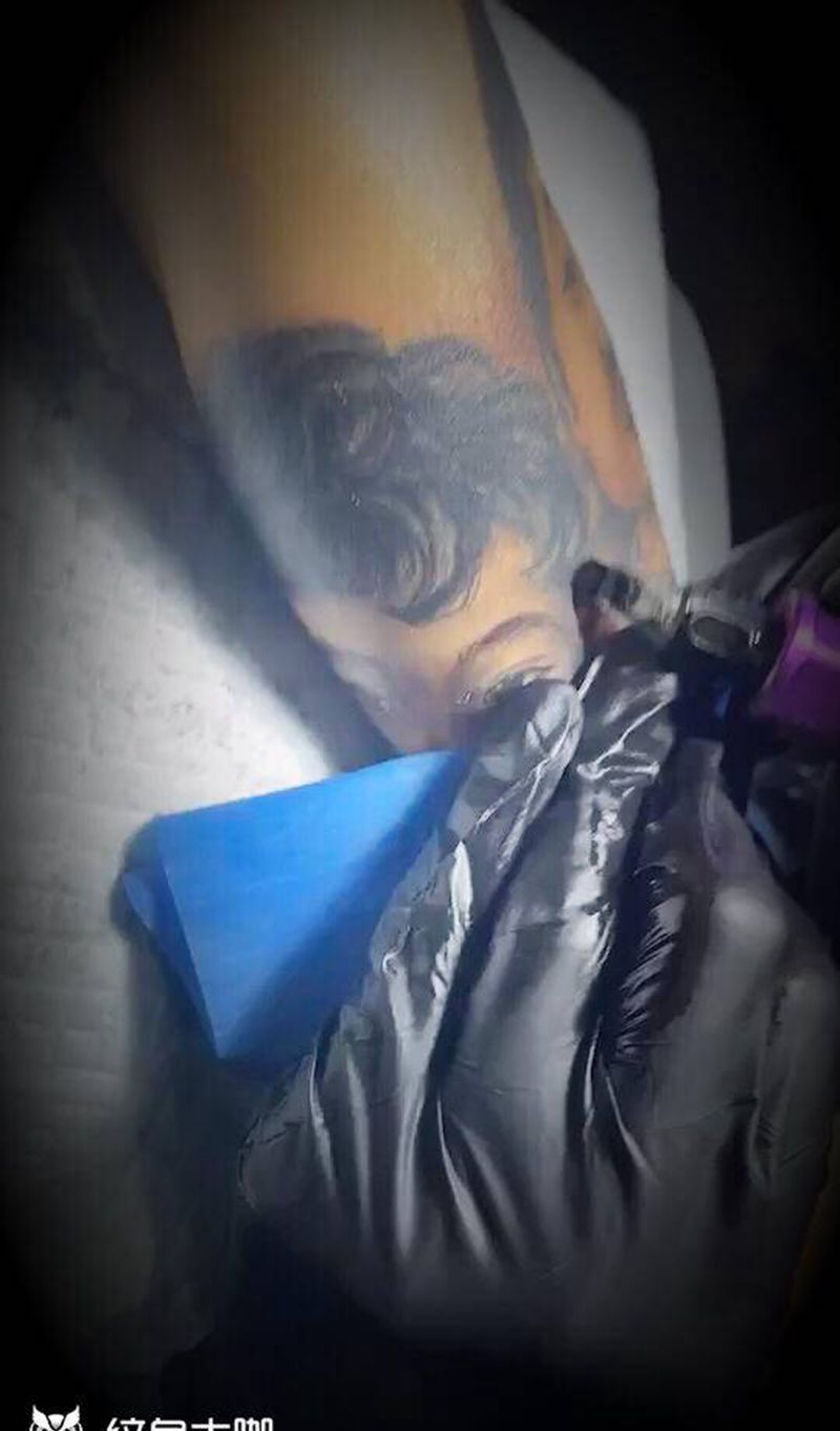 肖像纹身图片_手臂欧美写实纹身图案
