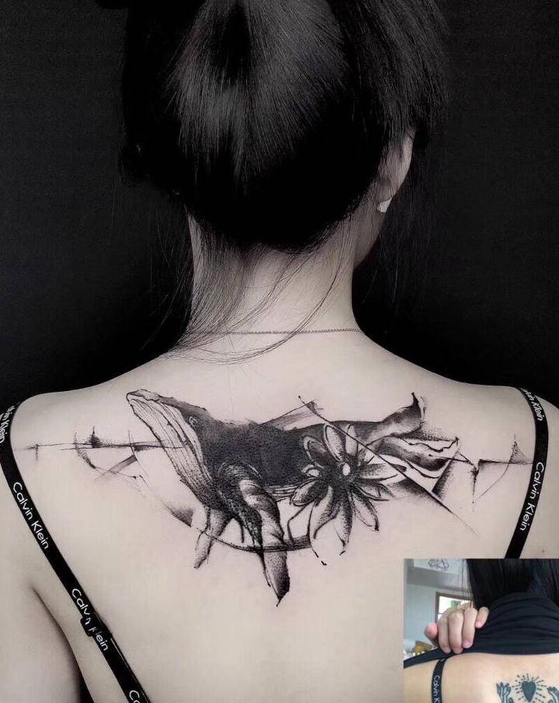 鲸鱼纹身图片_背部点刺几何纹身图案