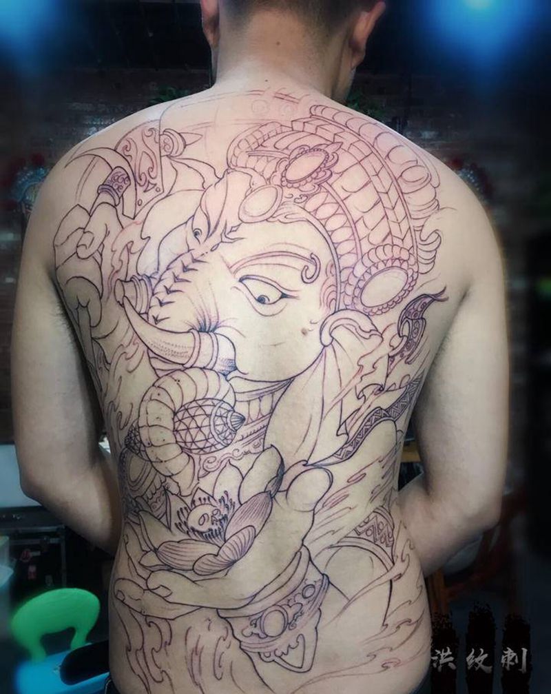 象神满背纹身图片_背部新传统象神满背纹身图案
