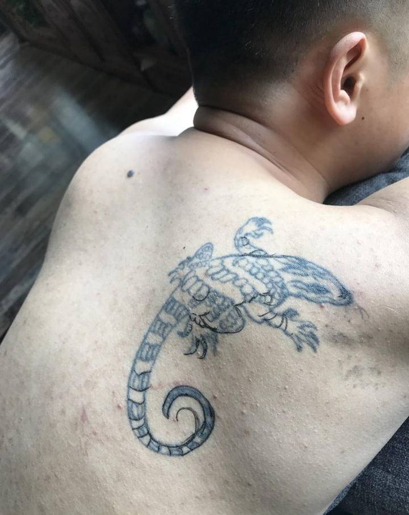 蜥蜴纹身图片_背部新传统纹身图案