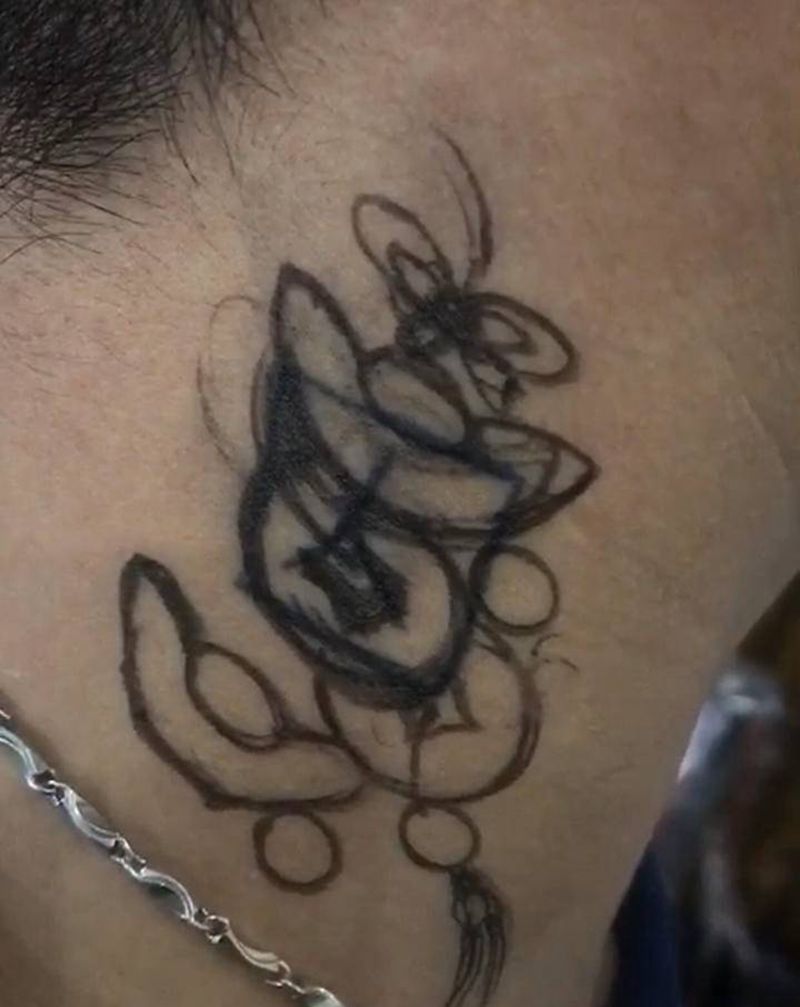 财富纹身图片_肩部水彩纹身图案