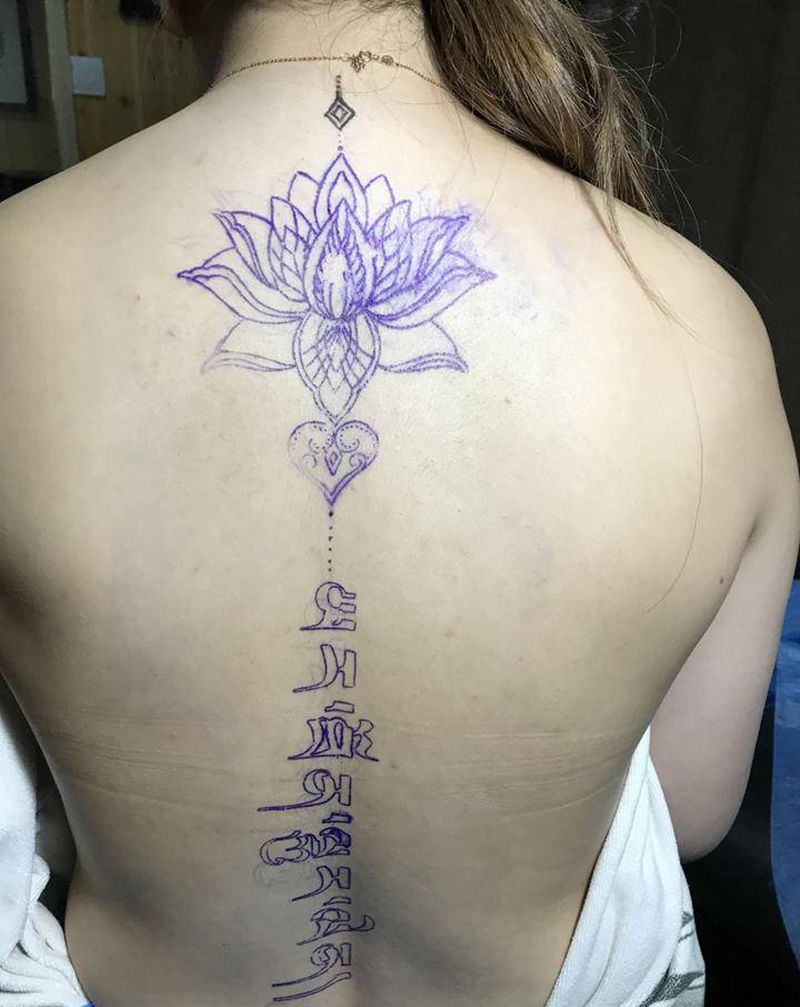 图腾莲花纹身图片_背部图腾点刺纹身图案