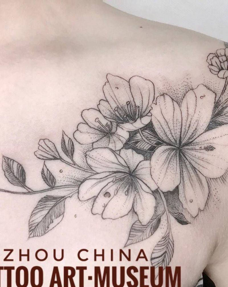 素花纹身图片_胸部纹身图案