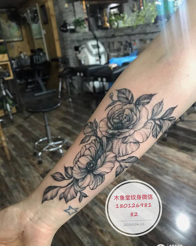 遮盖字母纹身图片_手臂点刺纹身图案