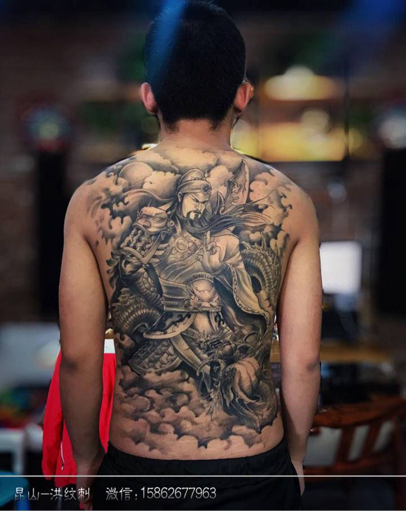 满背关公纹身图片_背部新传统关二爷昆山满背纹身图案