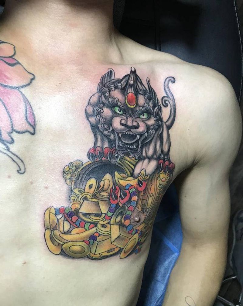 貔貅纹身图片_胸部新传统纹身图案