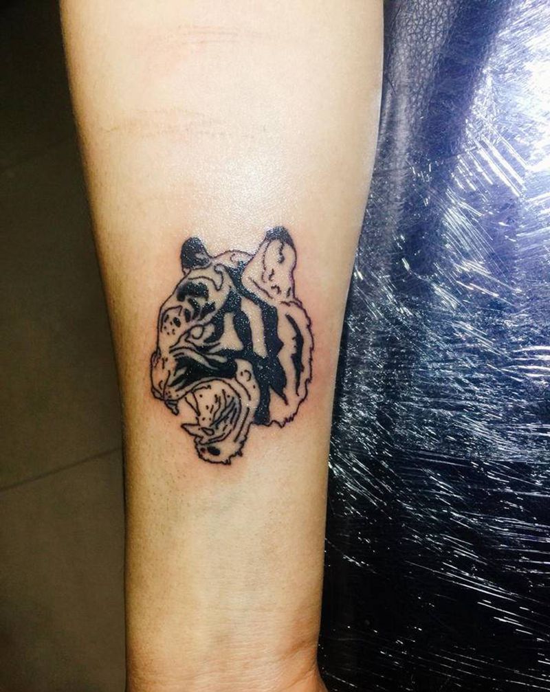 小老虎纹身图片_手臂新传统纹身图案