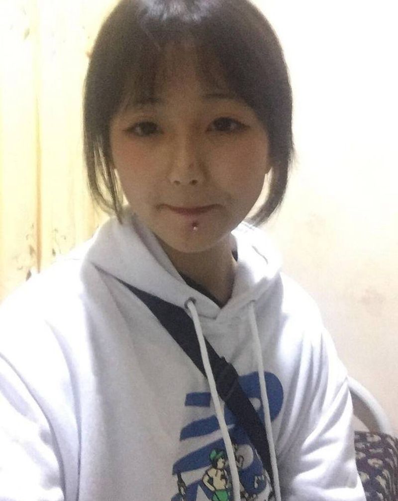 唇钉纹身图片_穿孔纹身图案