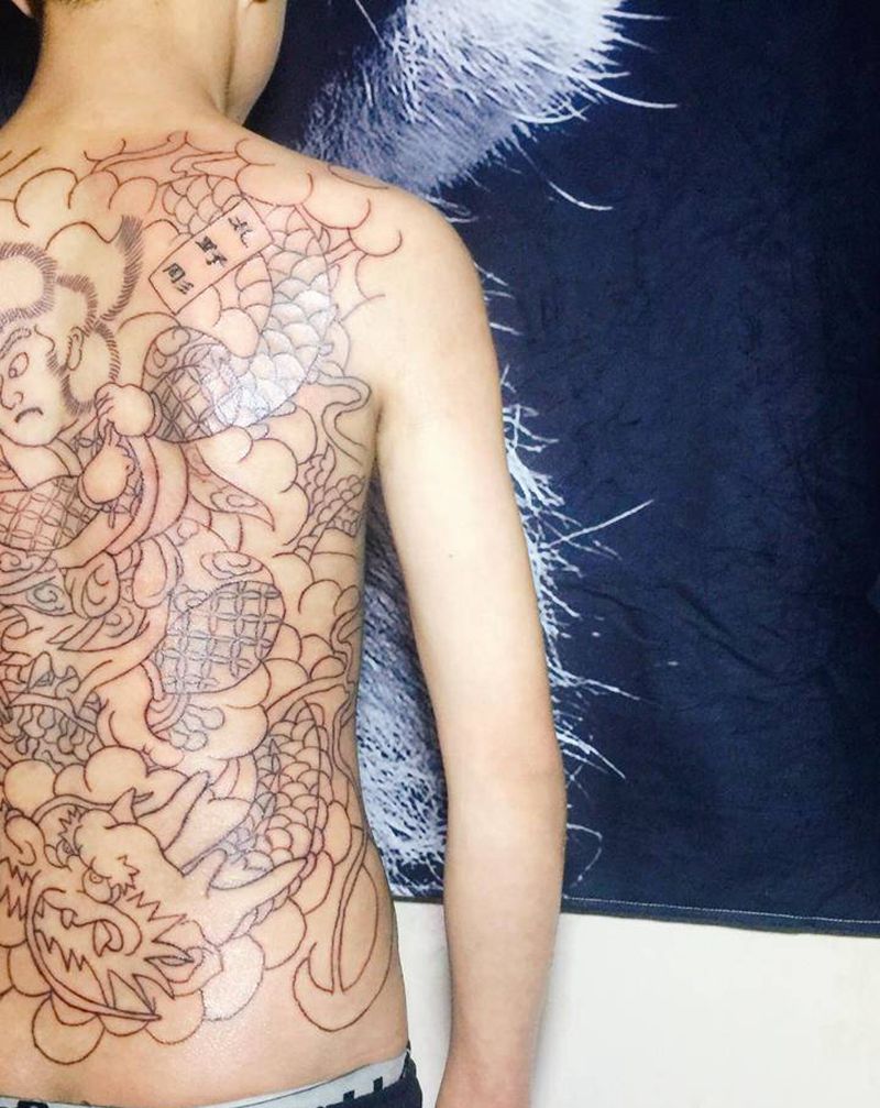 云龙九郎纹身图片_背部老传统纹身图案