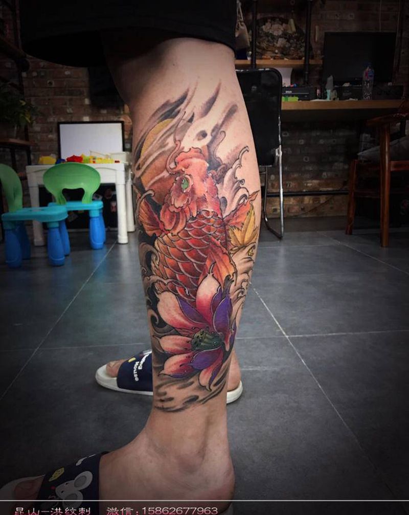 富贵鲤鱼纹身图片_腿部新传统鱼昆山小腿纹身图案